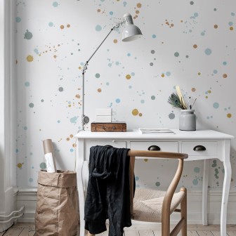 Tapet cu model de stropi de vopsea in nuante de mint, auriu si gri.