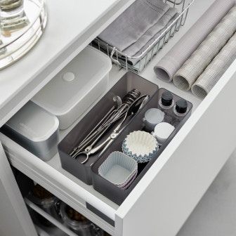 Set de 2 organizatoare stivuibile negre în sertar